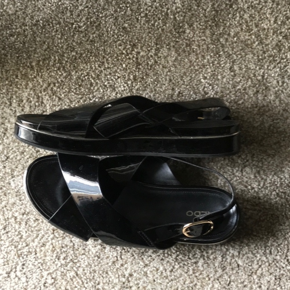 Sandles - Picture 2 of 4